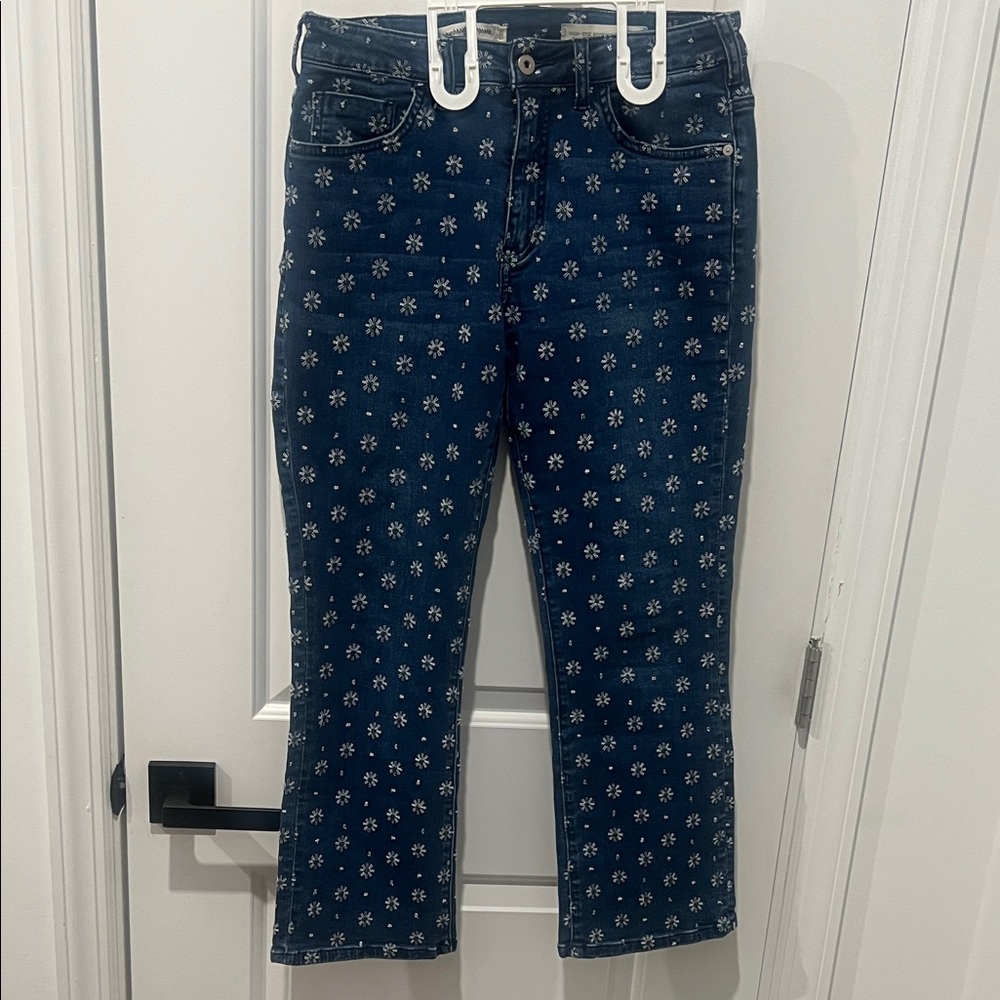 Anthropologie Pilcro High Rise Boot‎ Cut Jeans with White Embroidered Flowers